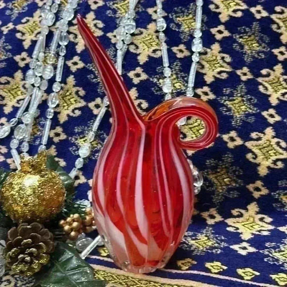 Candycane striped glass vase. Beautiful for the holidays. - Picture 2 of 9